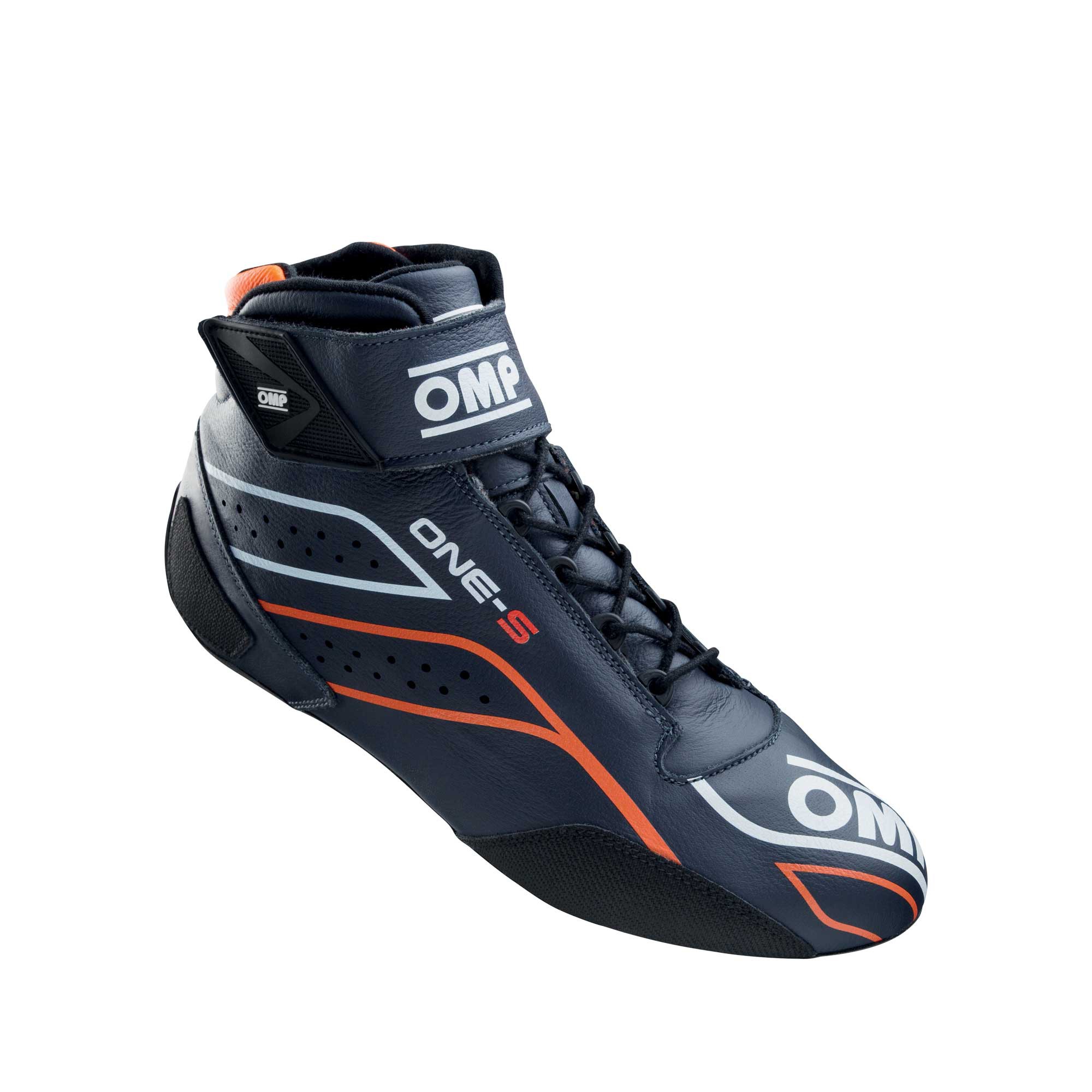 Alpinestars supermono. Обувь для автоспорта sparco. Обувь для автогонки как выбрать. Обувь для автоспорта. Ботинки для картинга omp first-s.