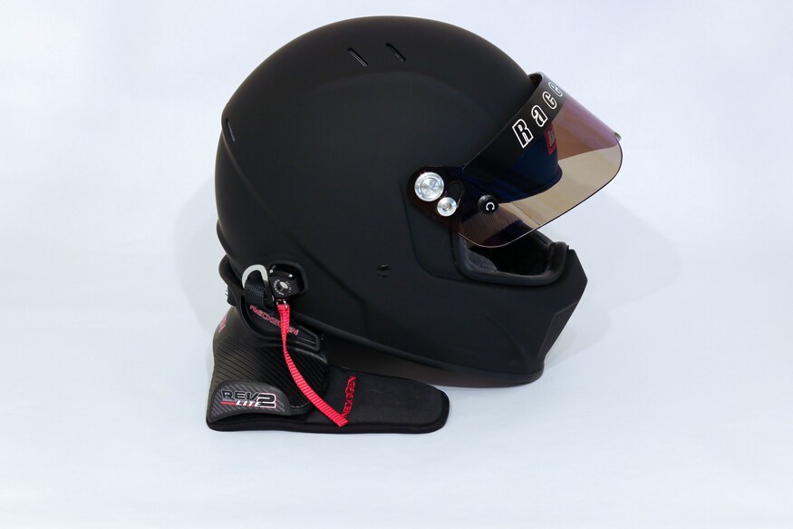 011-racequip-helmet-vesta15-necksgen.jpg